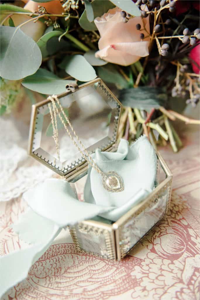 Fall Woodlawn Estate wedding in Maryland photographed by Amanda Adams Photography